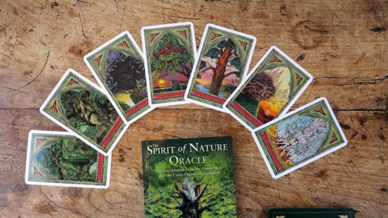 A pic representing the deck and the Cards of spirit of Nature Oracle 